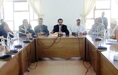 الراعي أثناء لقائه المشاركين في المخيم الوطني الصيفي الأول أمس